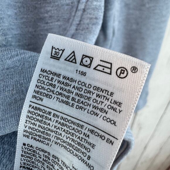 Athleta Blue Heather Clarity V-Neck Thumbholes Sweatshirt #466781 Size Medium - Picture 5 of 15